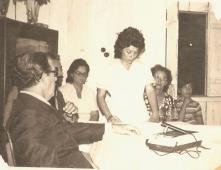 Dorilda Esmeraldino assumindo Direção do Centro e Isaias Rosa - Presidente anterior